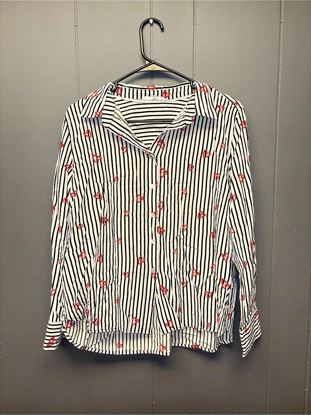 JANE + DELANCEY Striped Red Heart Embroidered Button Down Shirt White & Black